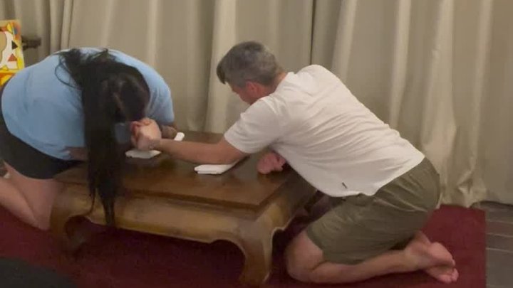 Arm Wrestle Mismatch