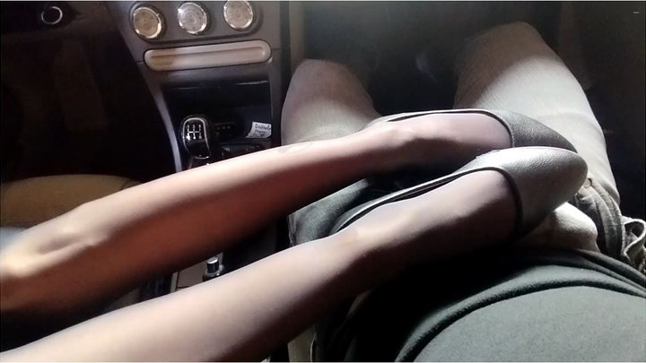 Sienna Seduces the Cameraman with her Pantyhose and Ballet flats (Custom Clip)