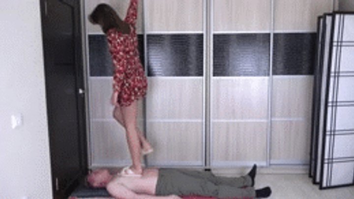 Jill - sandals trampling 4K