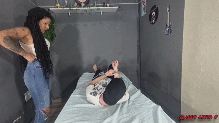 Sitting on my slave's face with my jeans on - PART 1
