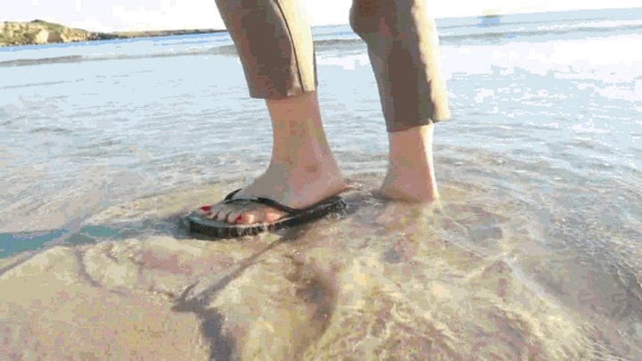 A walk to the sea in flip flops AVI