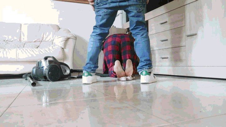 Cleaning in old slippers AVI
