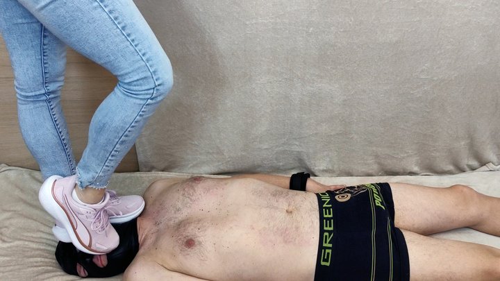 Sneakers Trampling (fhd)