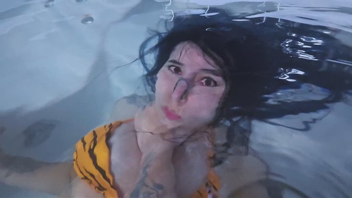 UNDERWATER BREATHPLAY WITH MY STEPBROTHER