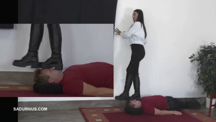 Under the feet of Mistress Natasa mp4 Picture in picture Boot