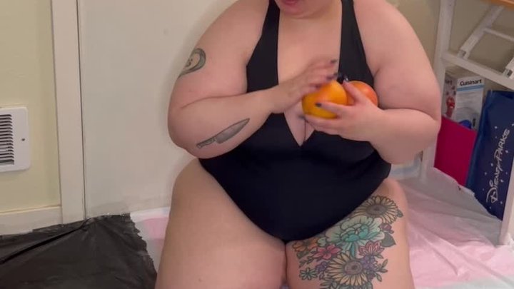 BBW Crushes Fruit With Ass, Thighs, Feet