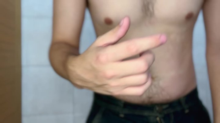 Close-Up: Watch me clean and finger my belly button