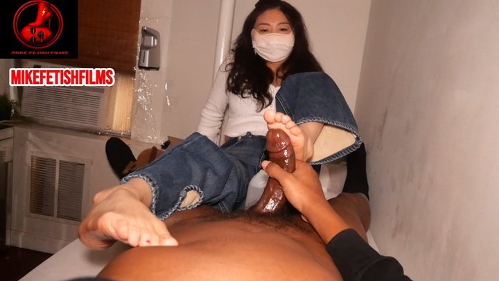 MASSAGE PARLOUR FOOTJOB N HANDJOB COMBO SPECIAL