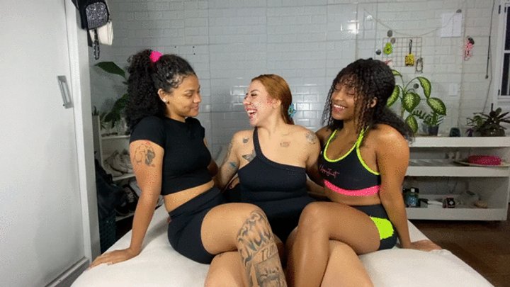 TRIPLE KISS HARD VERY CAUGHT BY ARIEL, VICKY AND MOANA CAM FULL HD