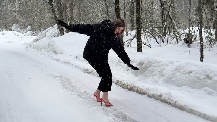 High heels on very slippery icy road, high heels on ice, flip flops on ice, high