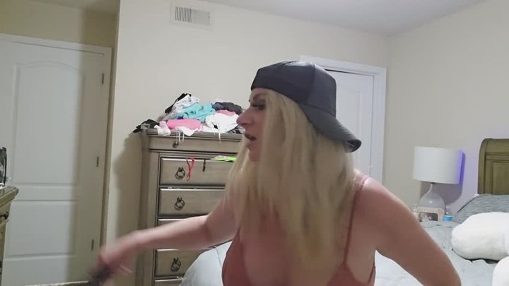 MizzErotique Ahegao queefer skater chick needs dick