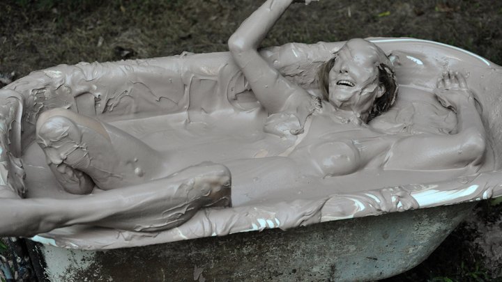 Star in the Mud Tub