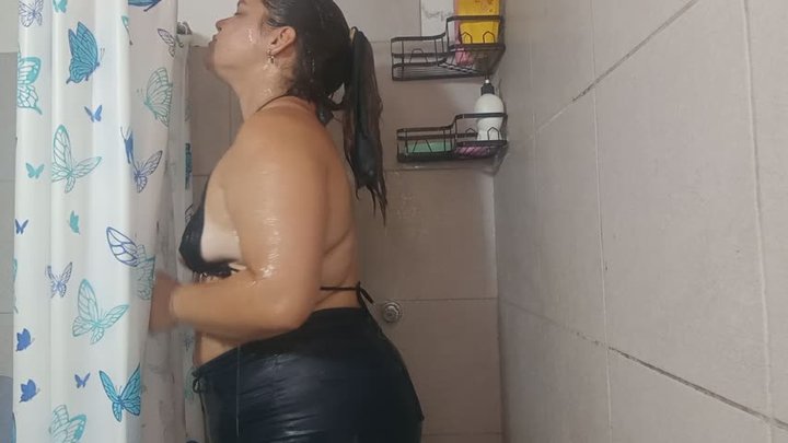 Wetting my body with my clothes on