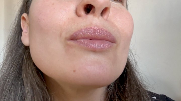 her sexy wet mouth welcome, saliva drooling aV3