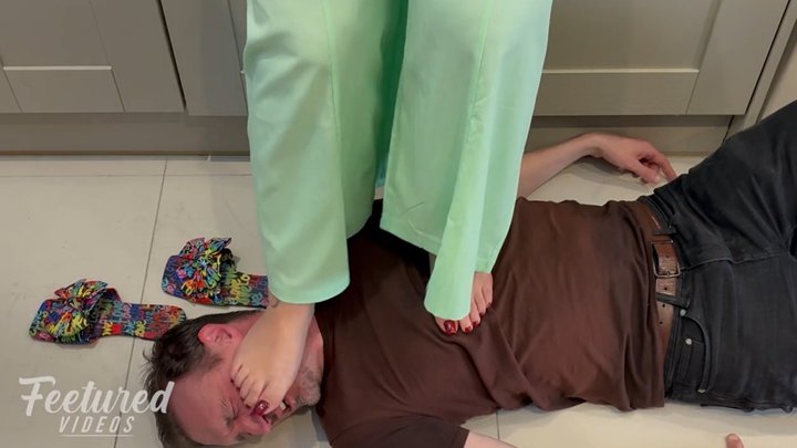 Miss Fair Trade & Foot Slave Dan – Disrespect Gets You Under My Feet - 1080 p