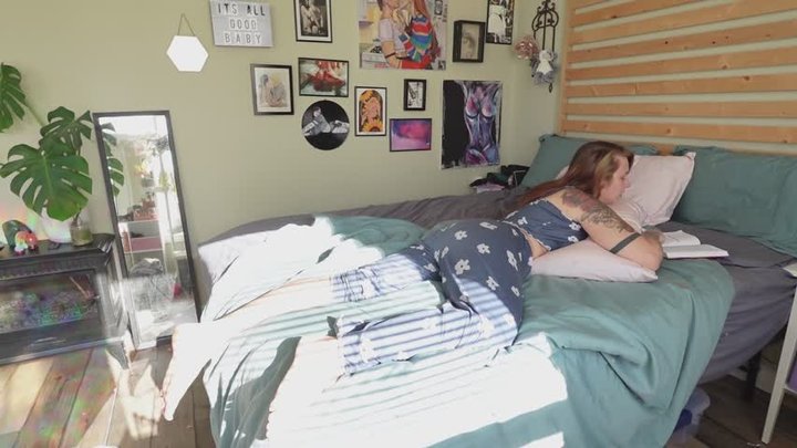 Getting off to smut - Dildo fucking orgasm