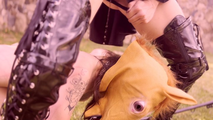PEEING on the Bruised Ponygirl - LEZDOM