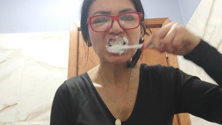 Deep cleaning of my yellow teeth