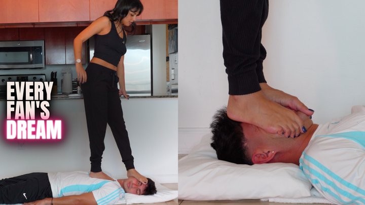 A Fan Got His Face Trampled: Full-Weight Face Standing, crushing, Breath Play & 