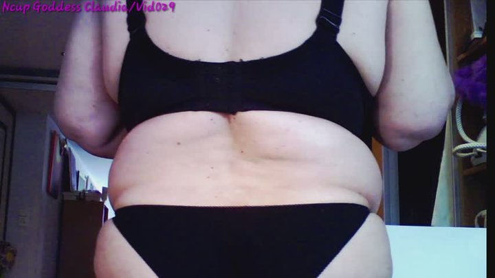 Ncup Goddess Posing her Massive Boobs (part 3) with oil