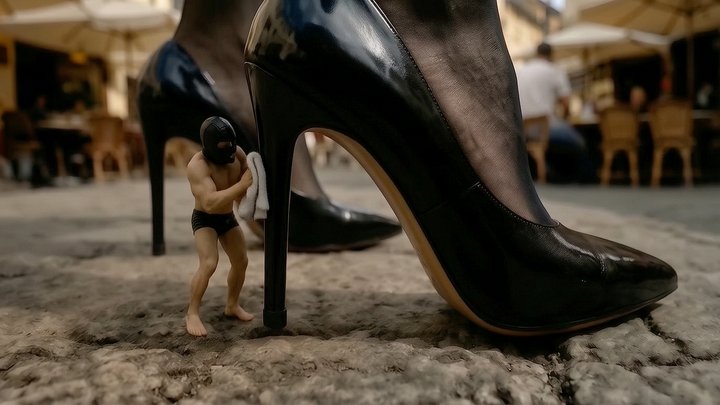 Mini movie 40 minutes long version : shrunken slave at my mercy in the public sq