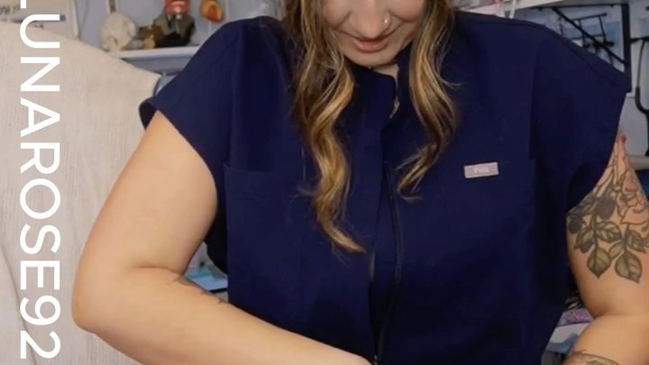 LET’S TRY ON MY NEW FIGS SCRUBS!