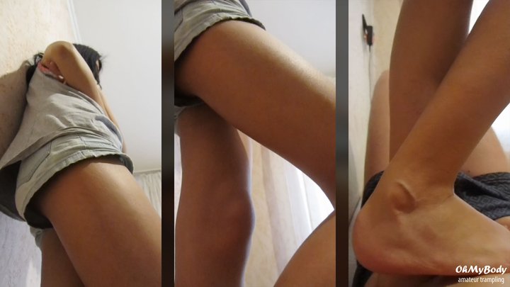 Sofia standing motionless on my stomach (POV) | wmv