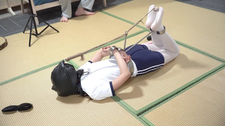 My girlfriend tested the metal restraint device; it was like a pig's leash, with