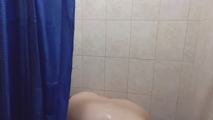 RANDOM NEW PLACE BUSTY SHOWERING