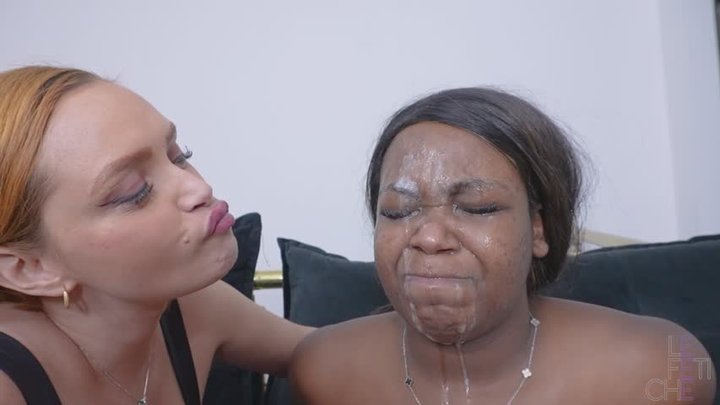 Vamos cobrir esse rostinho com muita saliva e deixar ele bem nojento e babado by