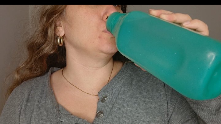 Drinking 1 Liter of Water – Full Belly & Water Drinking