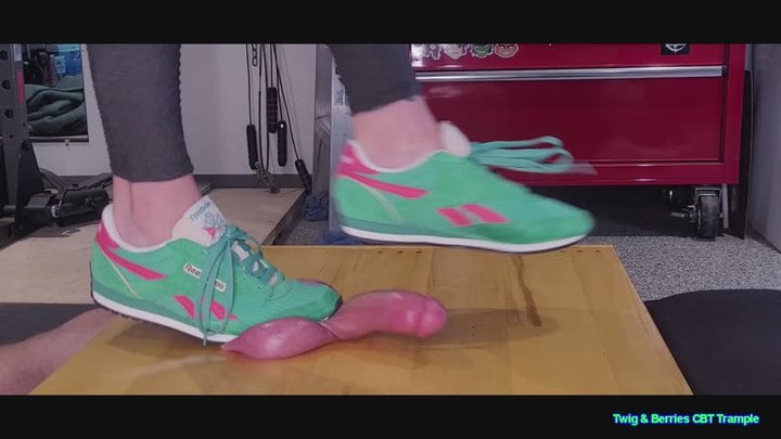 Reeboks No Socks Alt. View Final
