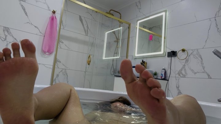 Underwater masturbation!