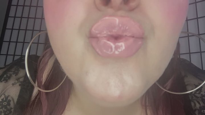 pale pink lipgloss