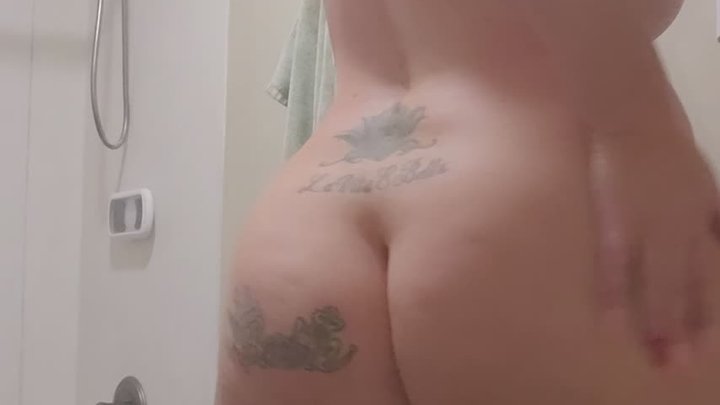 Sweaty booty tease