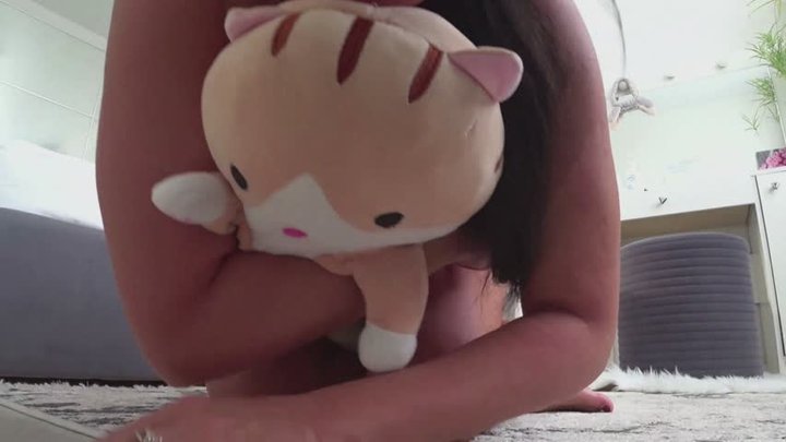 scissorhold and smothering for big toy 2b