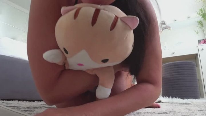 scissorhold and smothering for big toy 2c
