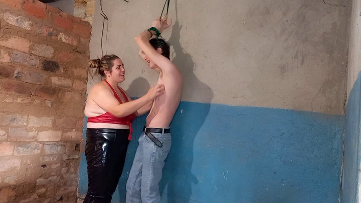 She carried him over and tickled him hard MP4