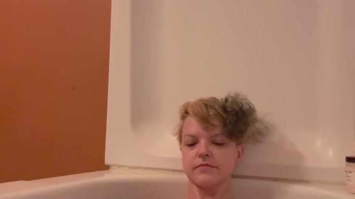Bit bored in the bath