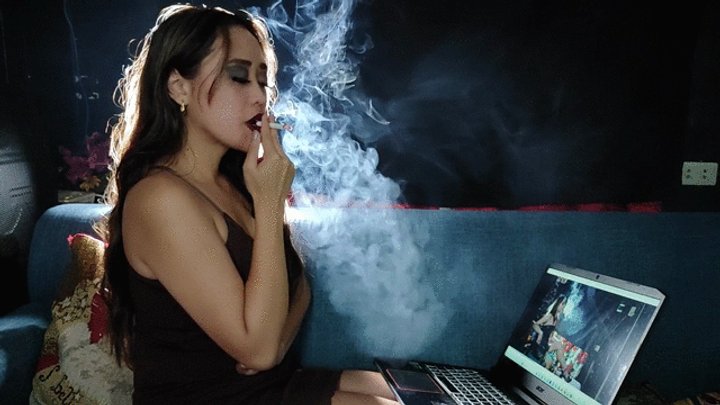 Hanna Starts Smoking For Her BF