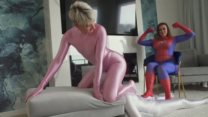 Pink Ruslana Ride Face Of Zentai Man And Spiderwoman Weronika Splash His Balls A