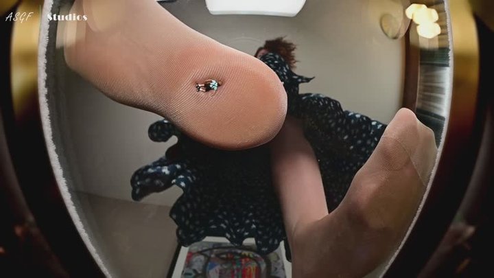 GIANT GINGER will take care of a tiny problem under her GIANT PANTYHOSE FEET! An