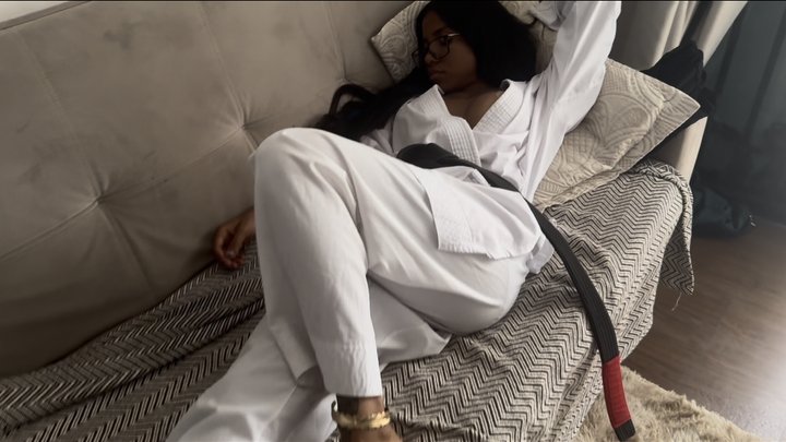 Chupou os meus pés enquanto dormia