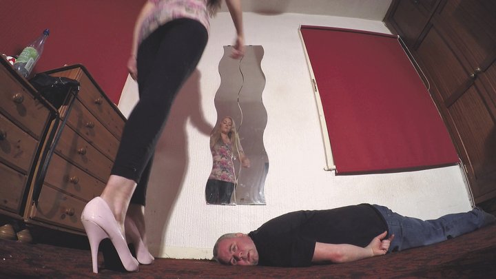 Dancing Sophie 652 FLOOR CAM