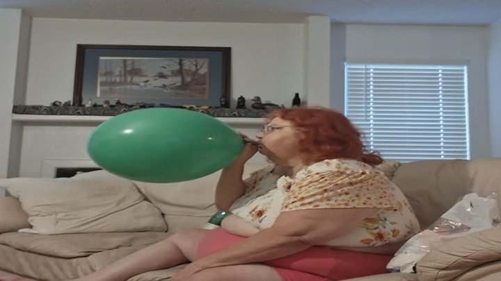 Mature Big Redhead Beauty Nurse Vicki In shorts and crop top Blows to pop a huge