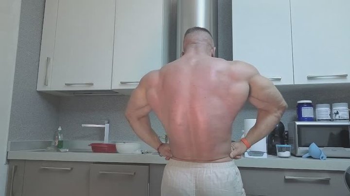 VINCENZO DAVORIO ALPHA MUSCLE BODYBUILDER SHOW HIS MUSCLE AND DOMINATE YOU!