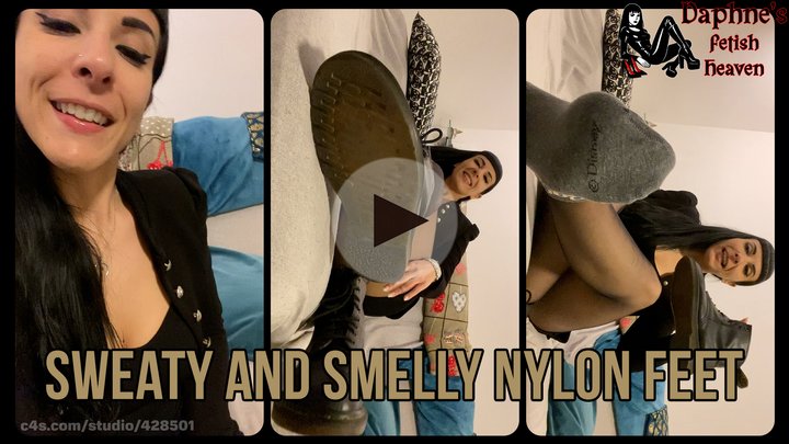 Piedi Sudati e Puzzolenti di Nylon