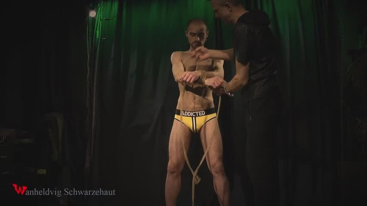 Zeus Extreme Bondage 5-Minute Escape Challenge HD 720p copy
