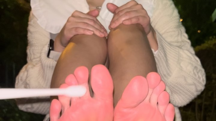 Prim and Proper Japanese Beauty with Size 6 Soles Roars with Laughter as She Get