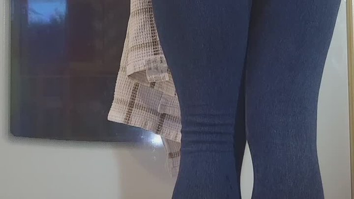 Wetting jeggings while cooking